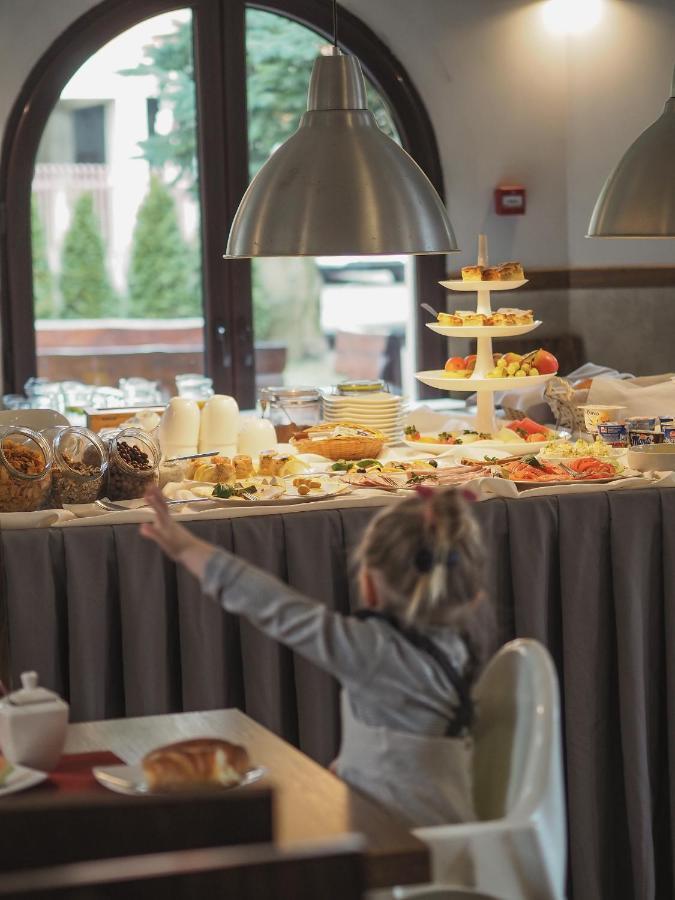 Skalny Bed & Breakfast Щирк Екстериор снимка